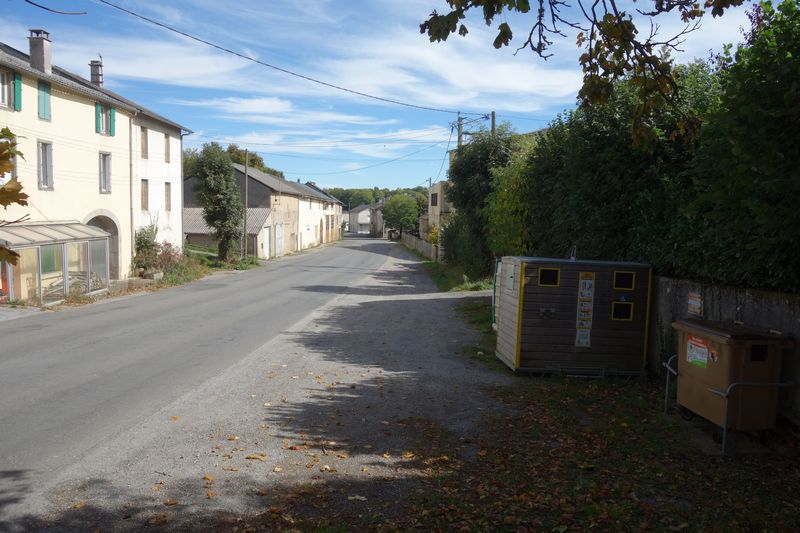 de l'arrêt de Laucate à la halte de la Trivalle