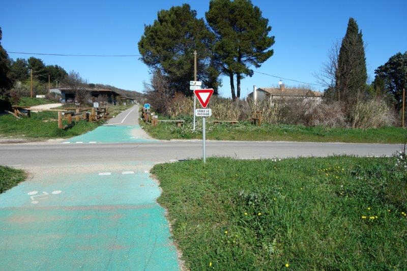 Agrandir l'image de la gare de Comps-Saint-Etienne à la gare de Meynes-Montfrin