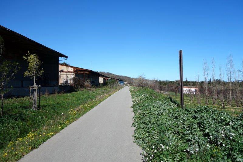 Agrandir l'image de la gare de Comps-Saint-Etienne à la gare de Meynes-Montfrin