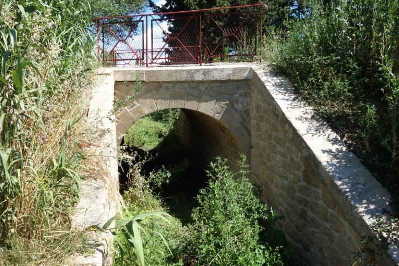 Agrandir l'image de la gare du Pont du Gard à la gare de Vers-Collias