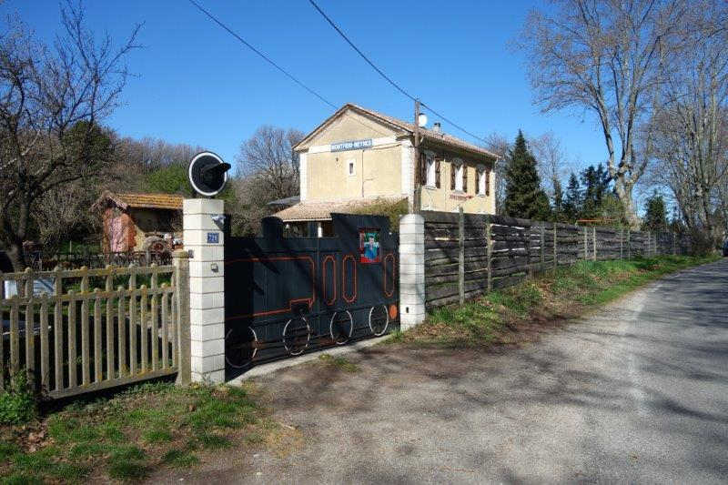 Agrandir l'image de la gare de Comps-Saint-Etienne à la gare de Meynes-Montfrin