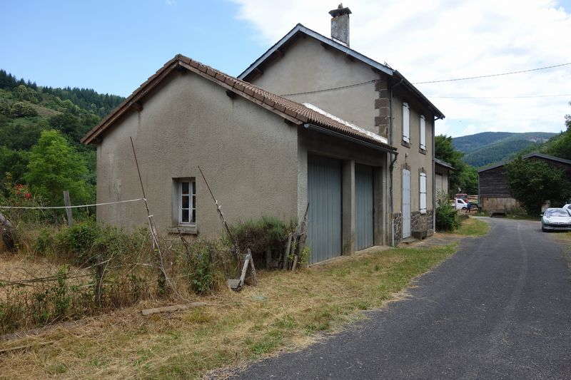 Agrandir l'image Cour de la gare du Rouve-Jalcreste