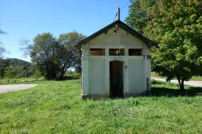Agrandir l'image Lampisterie toilettes de la gare de Rimont