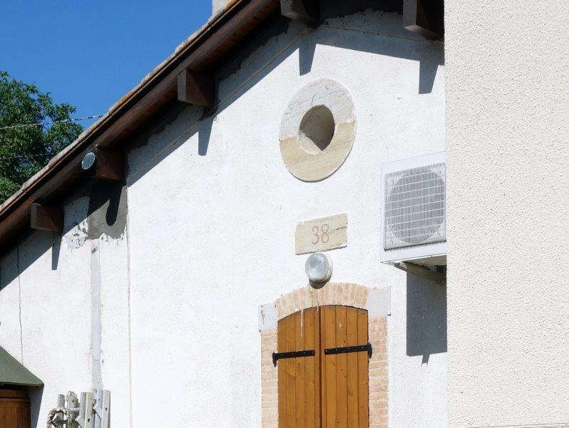 Agrandir l'image maisonnette du PN 38 entre la gare de Couiza-Montazels et la gare d'Espéraza