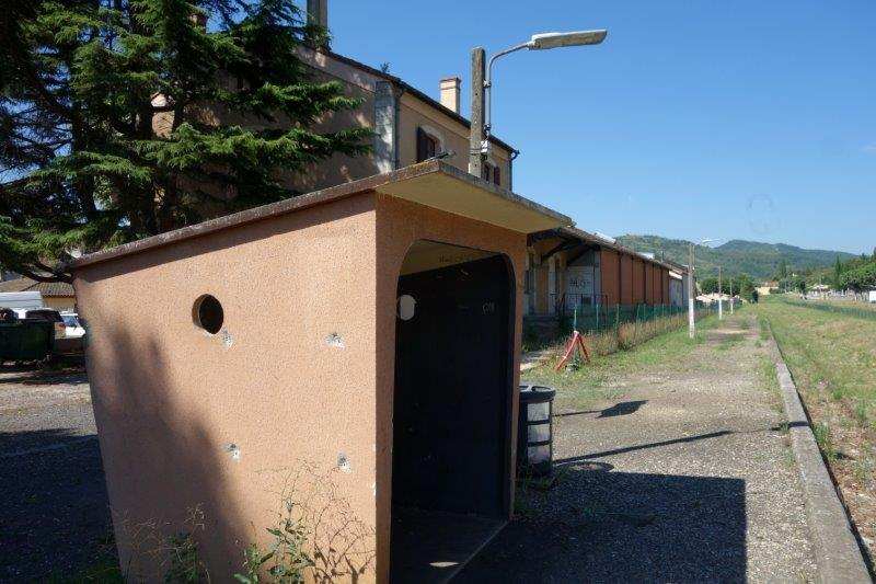 Agrandir l'image abri de la gare d'Espéraza