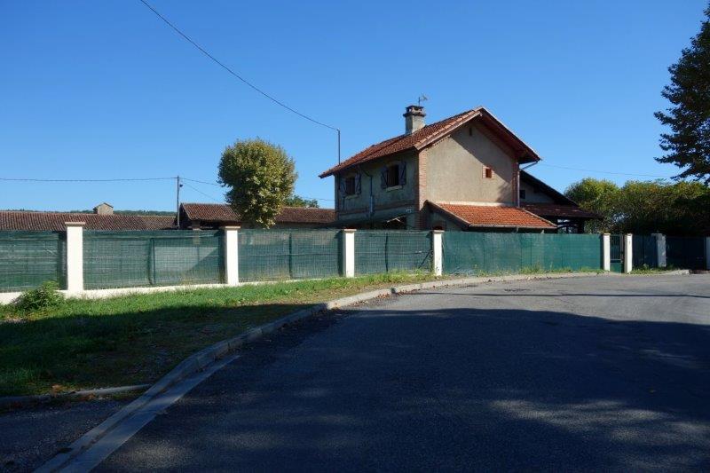 Agrandir l'image maisonnette de garde-barrière du PN 38 à Buzet