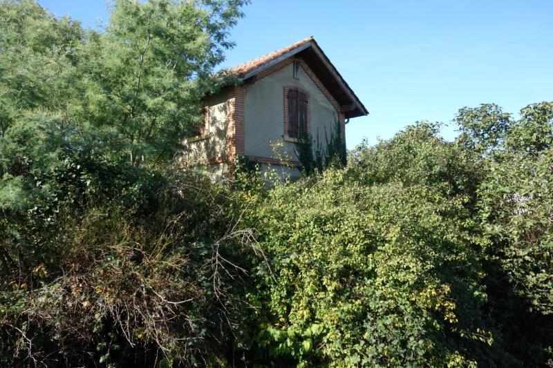 Agrandir l'image Maisonnette du PN 35 près de la gare de Bessières