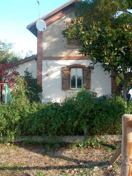 Agrandir l'image Maisonnette du PN 29 entre Bessières et La Magdelaine