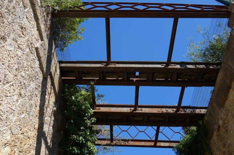 Agrandir l'image De la halte de Nizas-Bourg à la gare de Caux