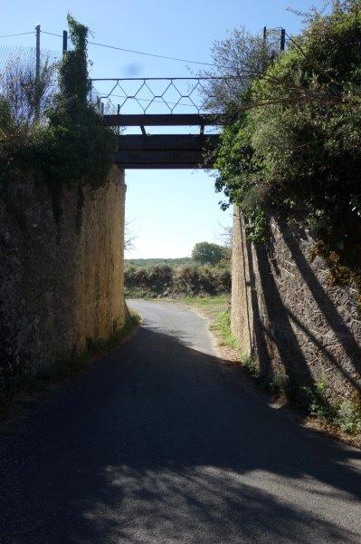 Agrandir l'image De la halte de Nizas-Bourg à la gare de Caux