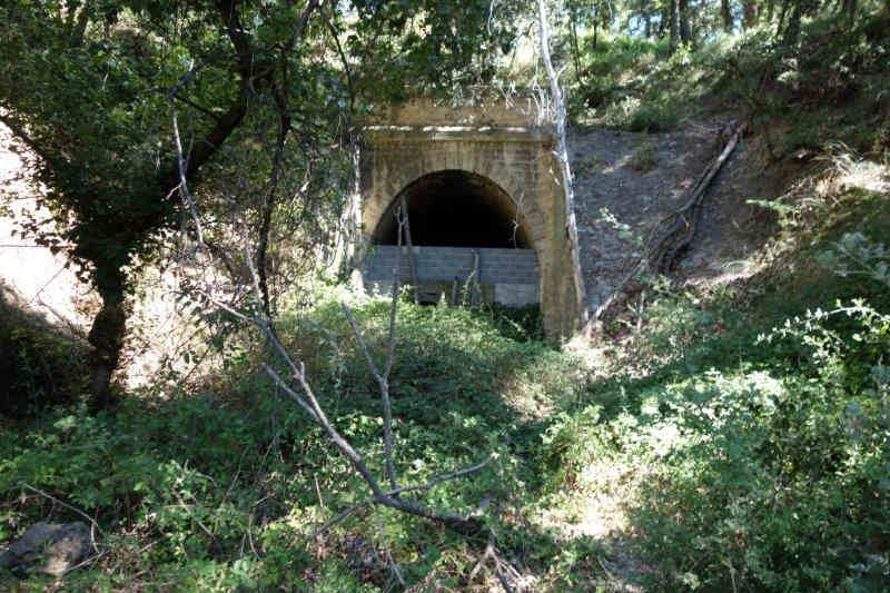 Agrandir l'image De la halte de Nizas-Bourg à la gare de Caux