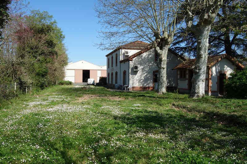 enprise de la gare de Laboutari