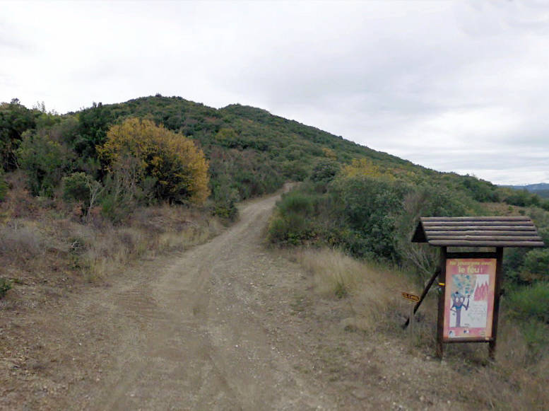 Agrandir l'image Embranchement du chemin vers le col de Caumilles