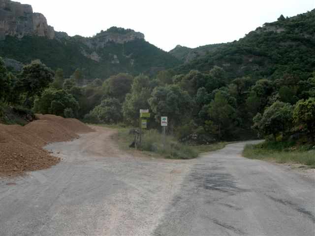 Agrandir l'image Embranchement de la piste de Roquesde Benet