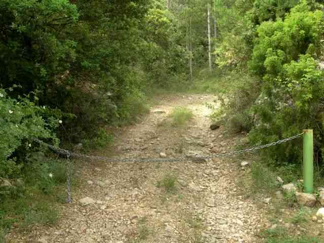 Agrandir l'image Chaîne au départ du chemin vers le coll de Botana