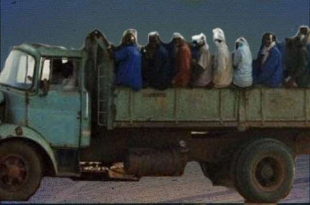 Agrandir l'image Berliet au nord d'In Guezzam