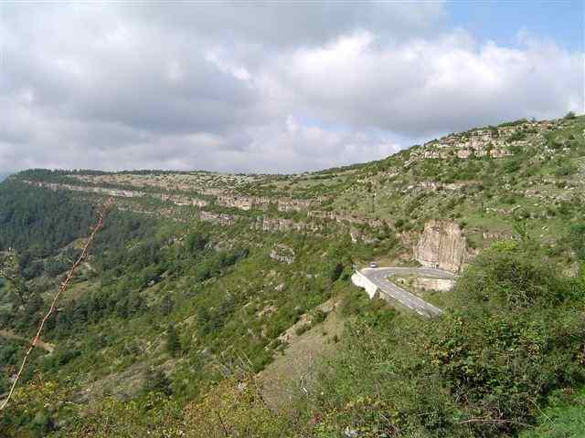 Agrandir l'image Une route dans les Cévennes