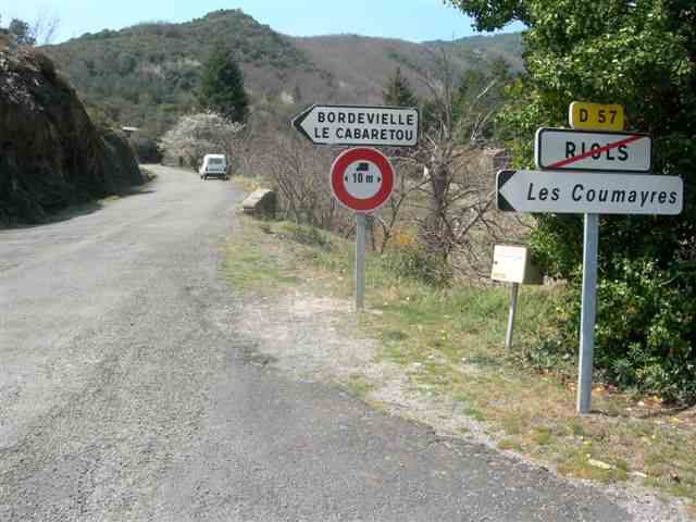Agrandir l'image Riols départ de la route de Bordevieille