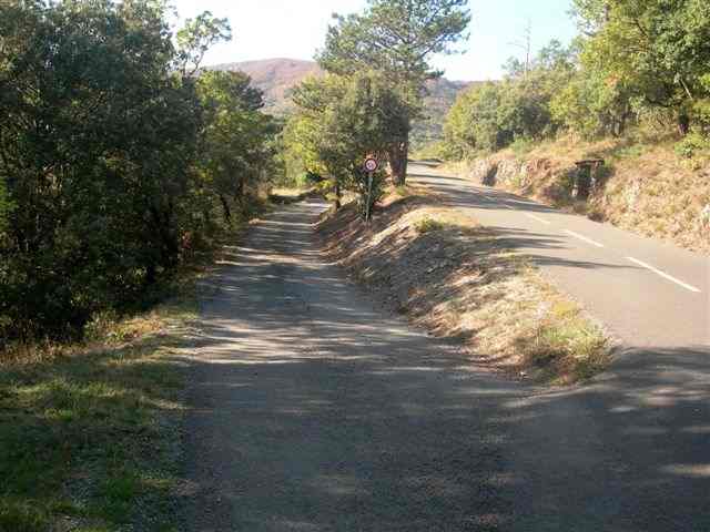Agrandir l'image Embranchement vers le Col du Bouissou