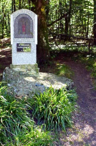 Sainte Philomne Route Forestire des Fours  Verre