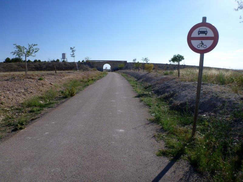 Usage exclusif aux véhicules non motorisés (panneau)