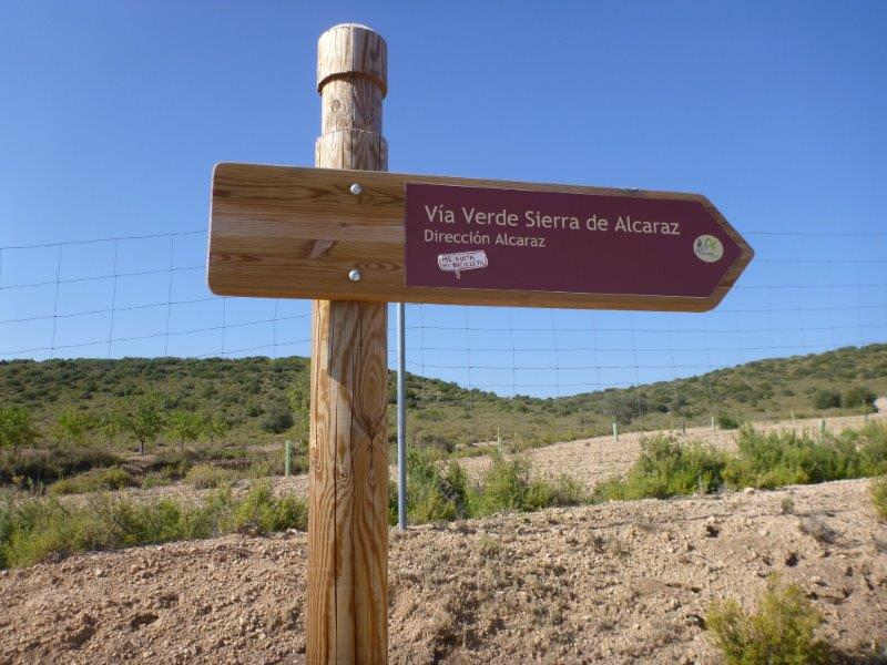Agrandir l'image Vía Verde Sierra de Alcaraz Dirección Alacaraz →