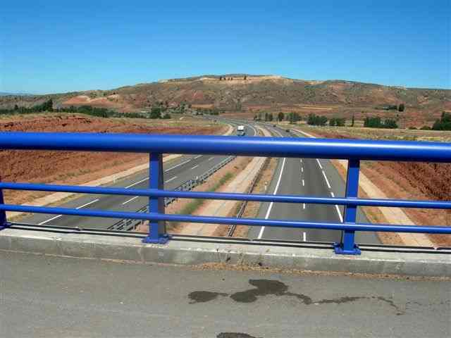 Agrandir l'image La Via Verde Ojos Negros franchit l'autovia près de Teruel