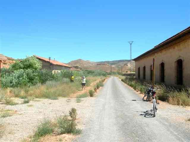 Agrandir l'image Randonneurs en gare de Teruel