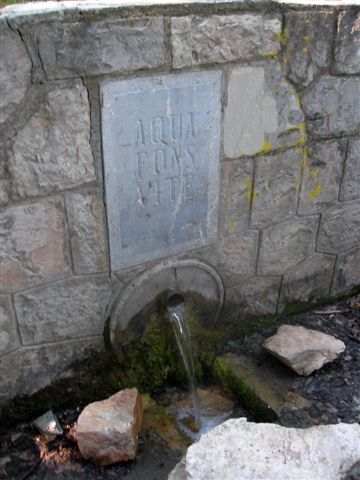 Agrandir l'image Fontaine sur la T-104 près du carrefour de La Febrero