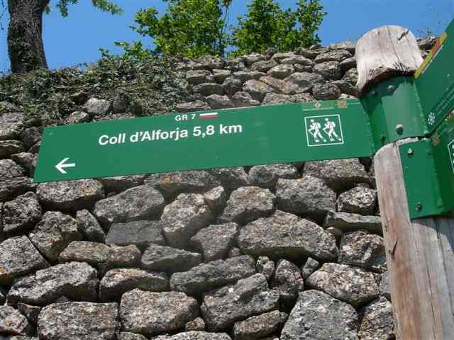 Agrandir l'image GR 7 Panneau directionnel Coll d'Alforja 5,8 km