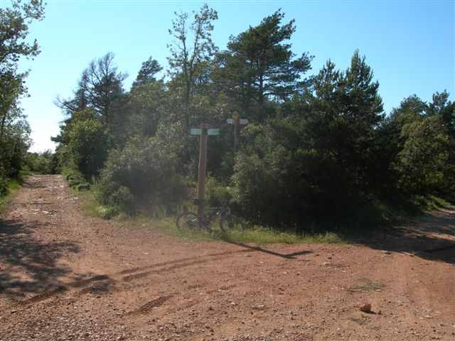Agrandir l'image Embranchement de l'ancien chemin de la Creu Trencada