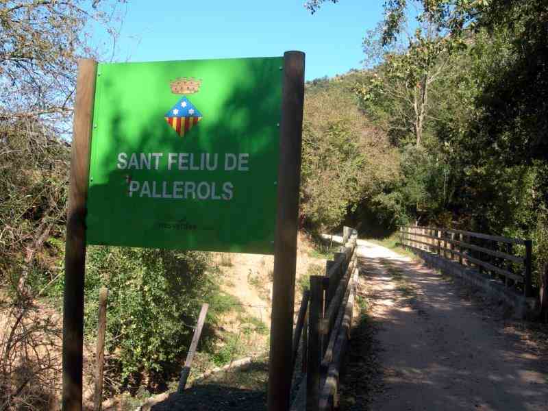 Agrandir l'image Panneau d'entrée sur sur la commune de Sant Feliu de Pallerols
