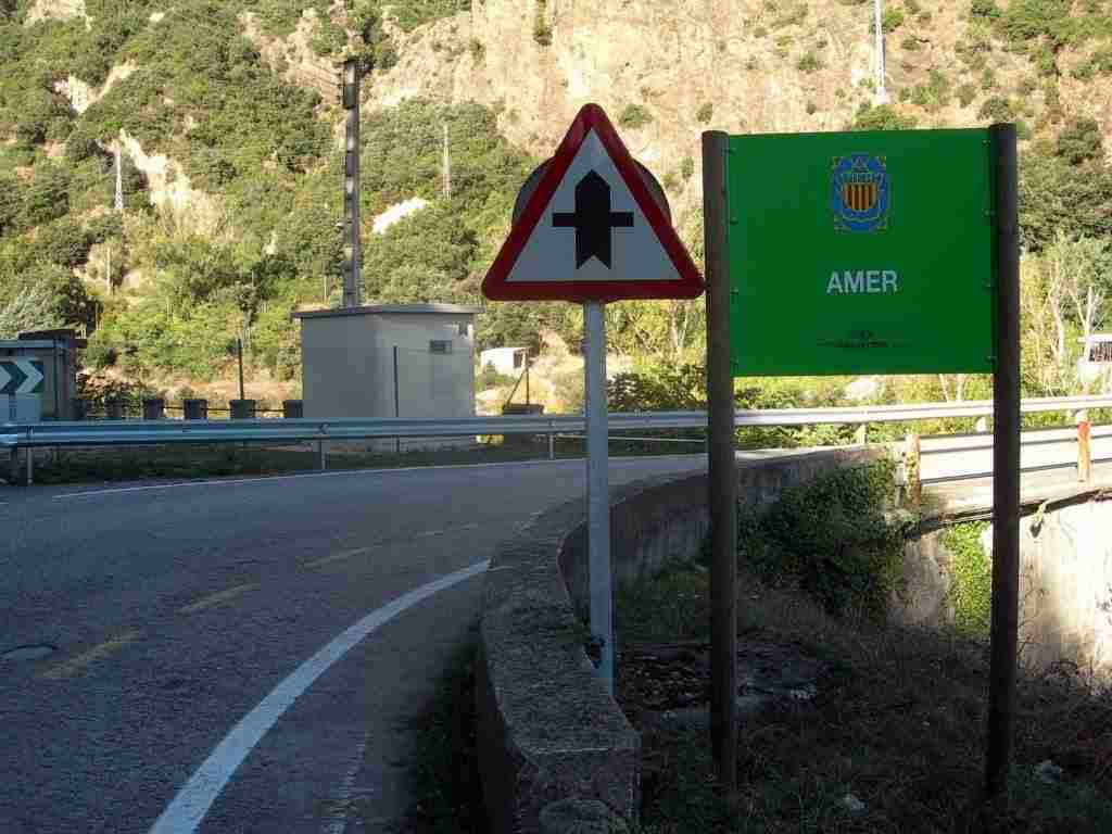 Agrandir l'image Panneau d'entrée sur la commune d'Amer