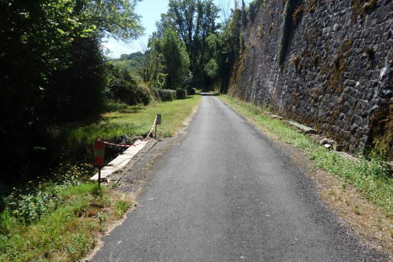 Agrandir l'image D'Ambialet à la halte de Courris