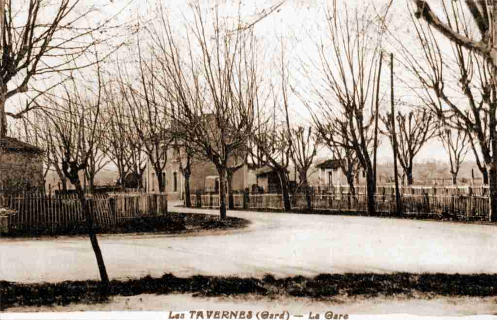 Agrandir l'image Cour de la gare de Ribaute-les-Tavernes