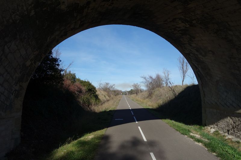 De la gare de Sommires  la halte de Salinelles