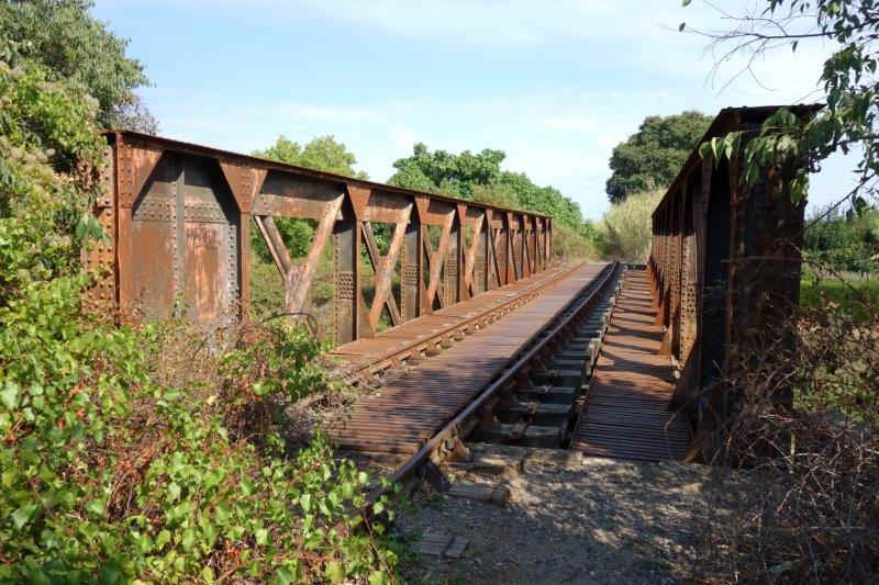 De la gare de Pézenas-Midi à la gare de Lézignan-la-Cèbe